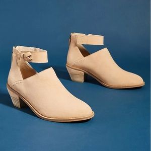 NEW Anthropologie Kelsi Dagger Kadeja Ankle Boots 9.5